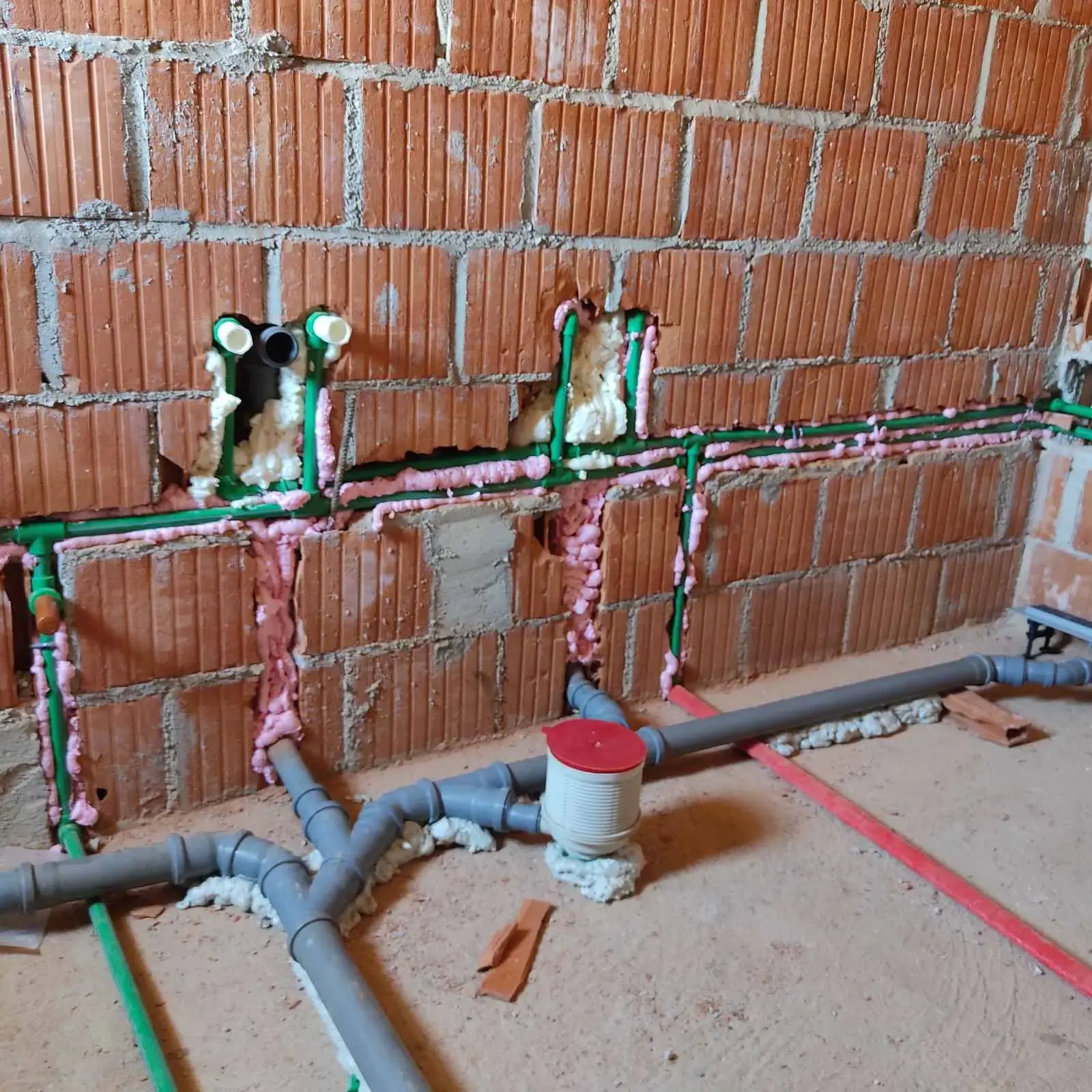 Završni elektroradovi – ugradnja utičnica i prekidača