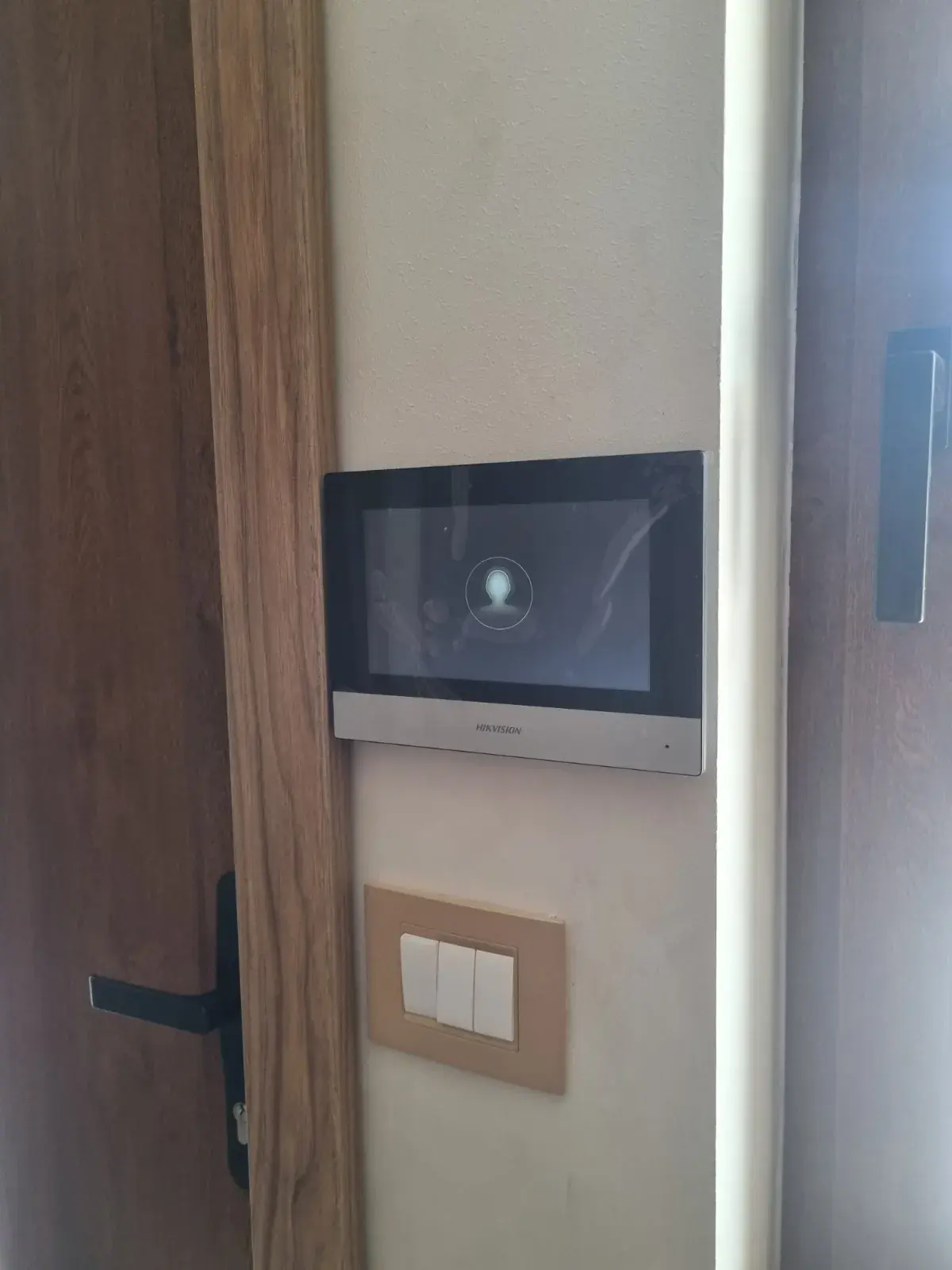 Pametne utičnice i regulatori osvetljenja